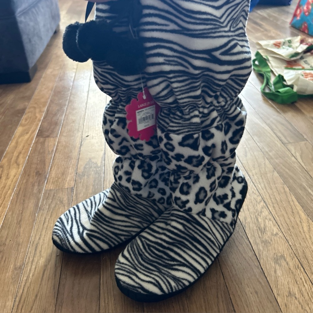 Zebra and Leopard Print slippers Size Large (9-10)